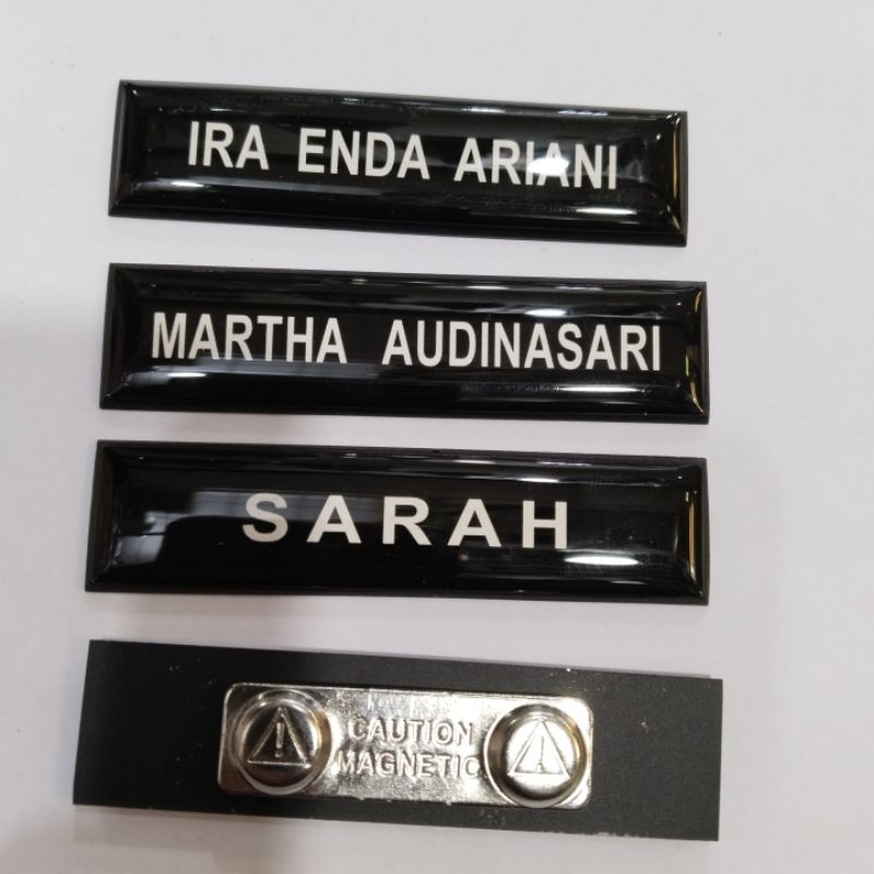 

name tag/nama dada bahan akrilik dof full hitam menggunakan magnet, peniti, paku