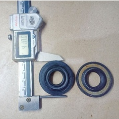 oli seal shock Toyota Avanza original asli showa kyaba, import