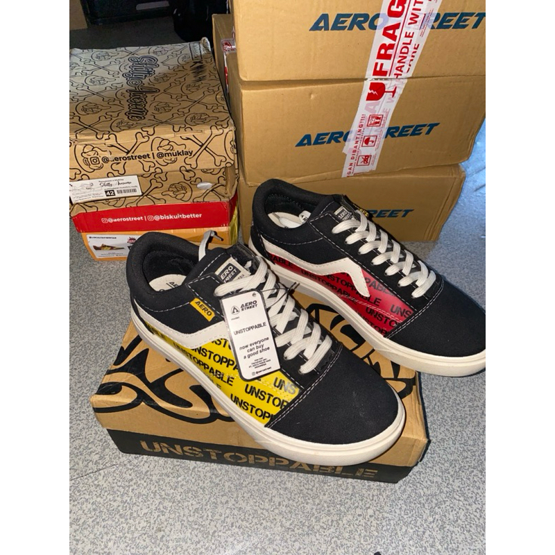 AEROSTREET X ENDANG SOEKAMTI Size 43 (fit 42)