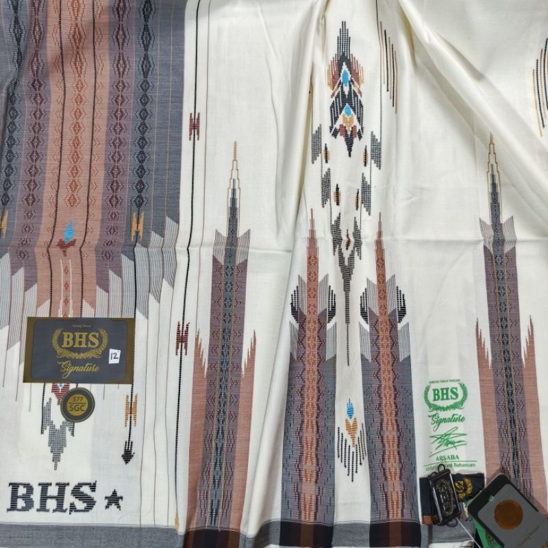SARUNG BHS SIGNATURE GOLD S77 SGC 12 PUTIH