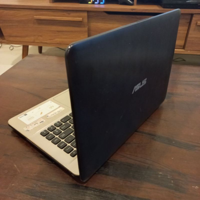 Laptop ASUS X441BA (Bekas)