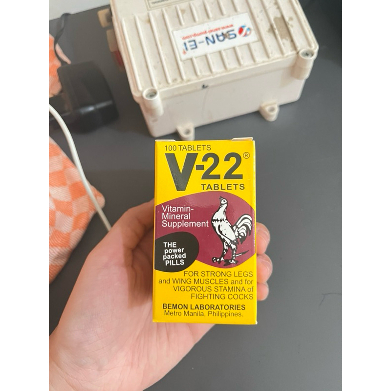 V22 Vitamin Ayam Malaysia