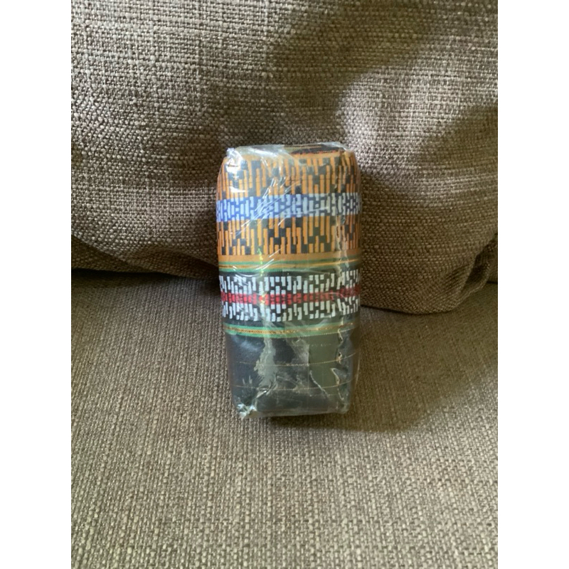 Kain sarung songket motif Kalimantan oleh-oleh khas Kalimantan