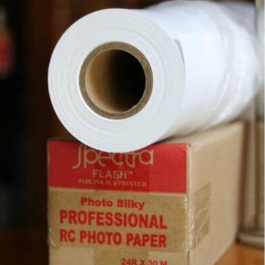 

PAPER FOTO / KERTAS FOTO PLOTTER ROLL SPECTRA 24INCH 260 GRM SILKY