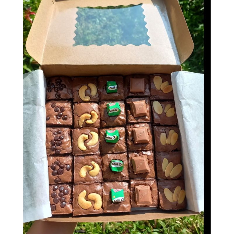 

fudgy brownies mix 5 topping Premium large