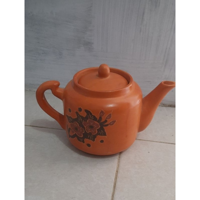 Poci tanah liat bunga besar