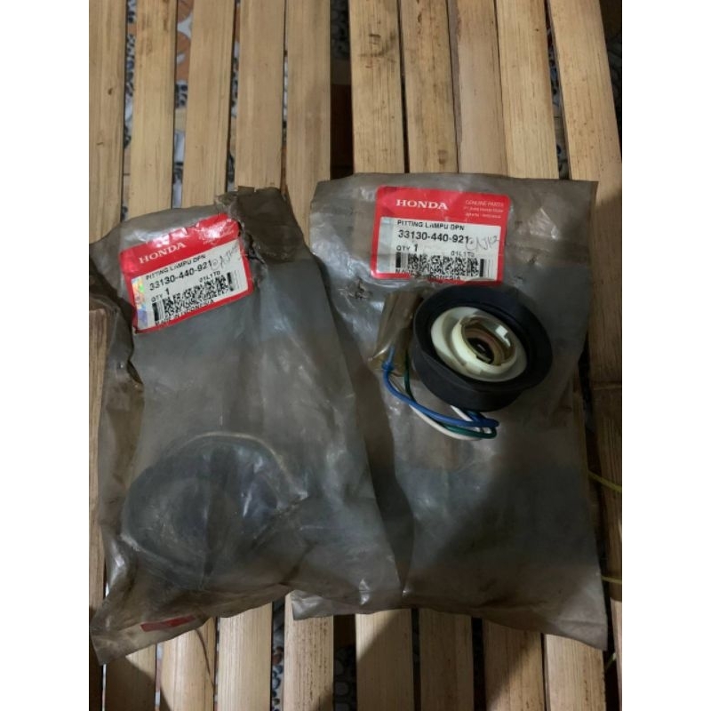 Socket soket fiting fitting lampu depan honda win honda win tahun muda gl max original