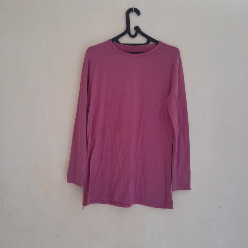 Kaos Lengan Panjang Ungu Merah