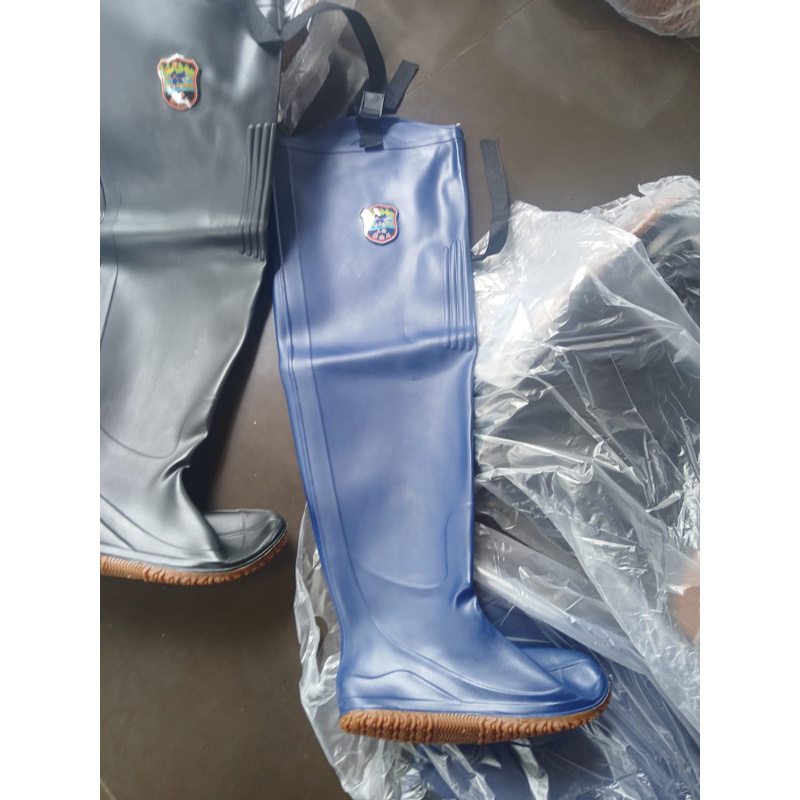 sepatu bots pertanian