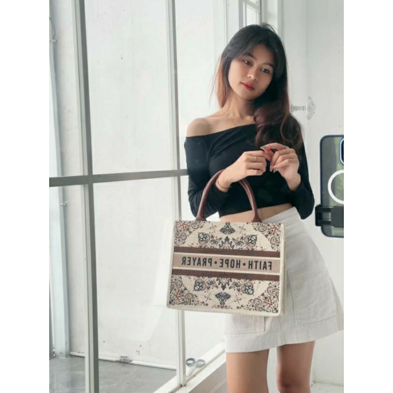 

Bali Bag Jollielabel Tas Hampers Tas Souvenir Goodiebag Motif Printing Bahan Kokoh dan Tebal