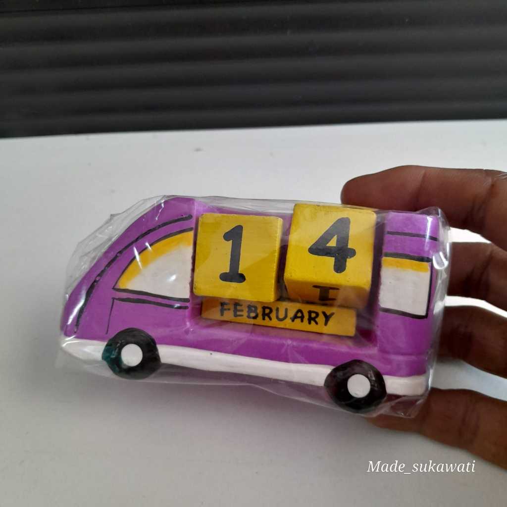 

Kerajinan Kalender Kayu Bentuk Mobil Hiasan Handmade Bali