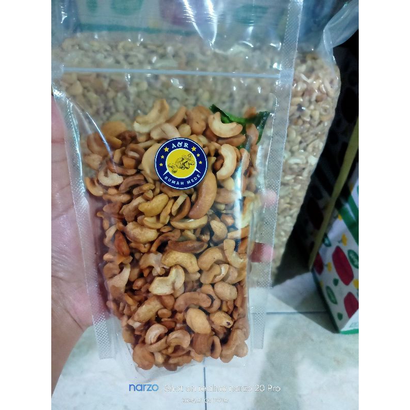 

KACANG MADE/MENTE/METE MATANG ASIN BAWANG