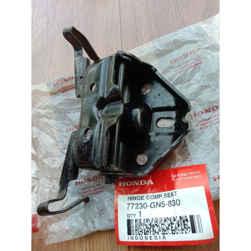 breket jok dudukan jok 77230-GN5-830 Honda Astrea prima star grand impressa legenda original AHM nos