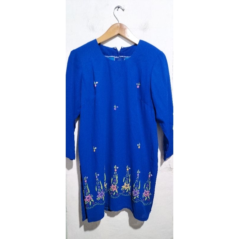 Atasan Pakaian Tradisional Sulam Kapalo Samek Cantik