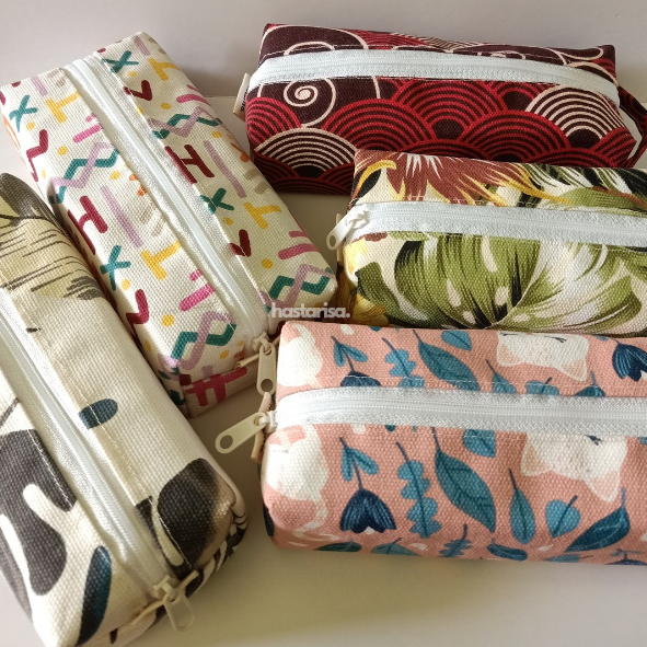 

Tempat Pensil / Pencil Case / Makeup Pouch muat banyak ada tali