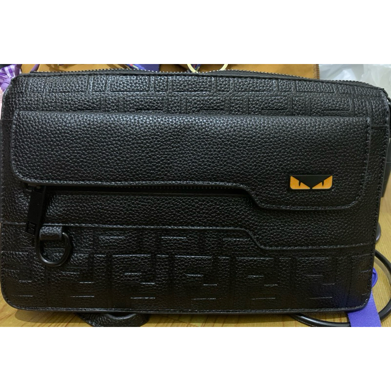 Tas Fendi hitam