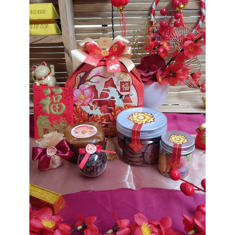 

Liang Hampers | CNY Hampers 2025 | Parcel Imlek | Hantaran Imlek | Hampers Imlek | CNY Dekor | Cookies CNY | Nian Gao | Kue Kranjang