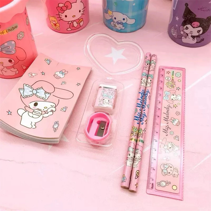 

Alat tulis set gelas 6in1 cinnamoroll kuromi sanrio