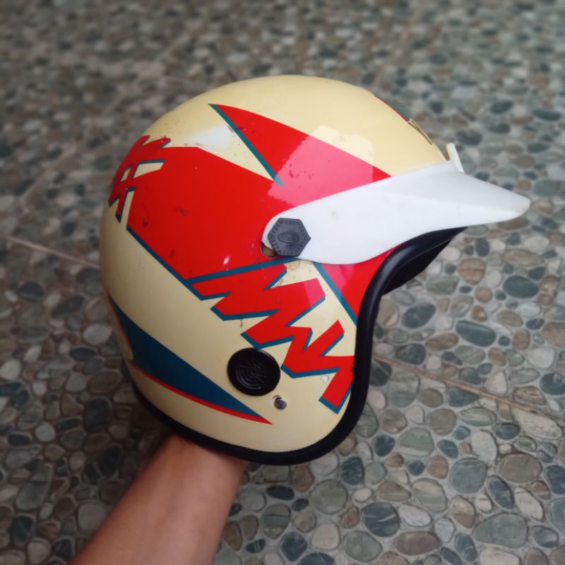 helm lawas jadul yamaha supit warna cream merah full original