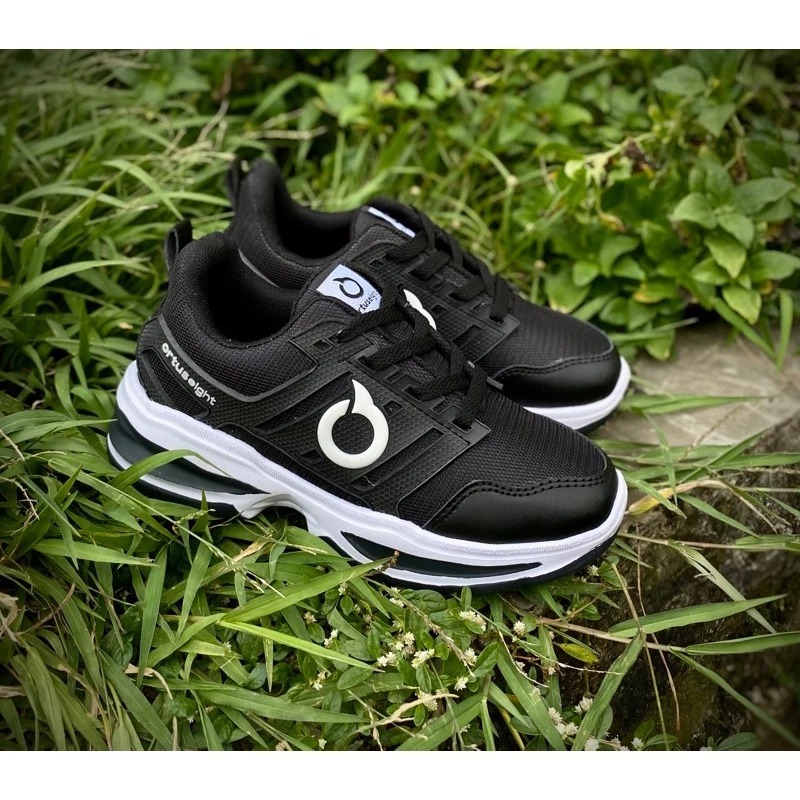 Sepatu Sekolah Pria Wanita ortuseighht Casual Sport Hitam Putih Sup Trend Culture Fashion