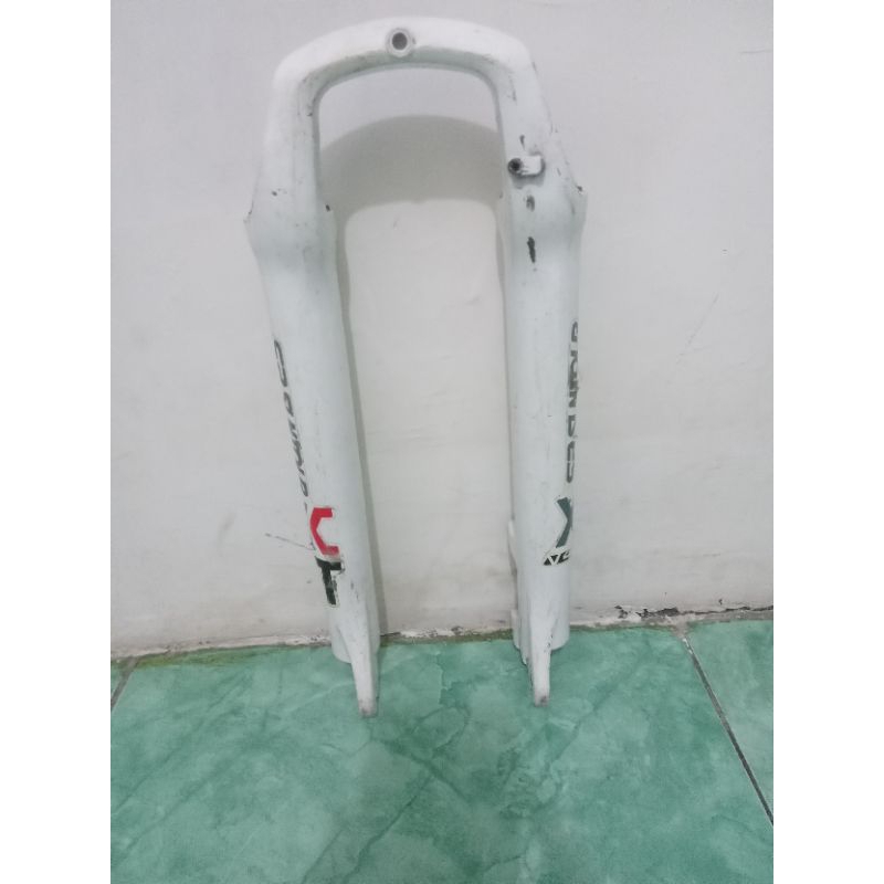 BUMBUNG FORK SEPEDA GUNUNG  SKOK MERK SANTOUR UKURAN 26