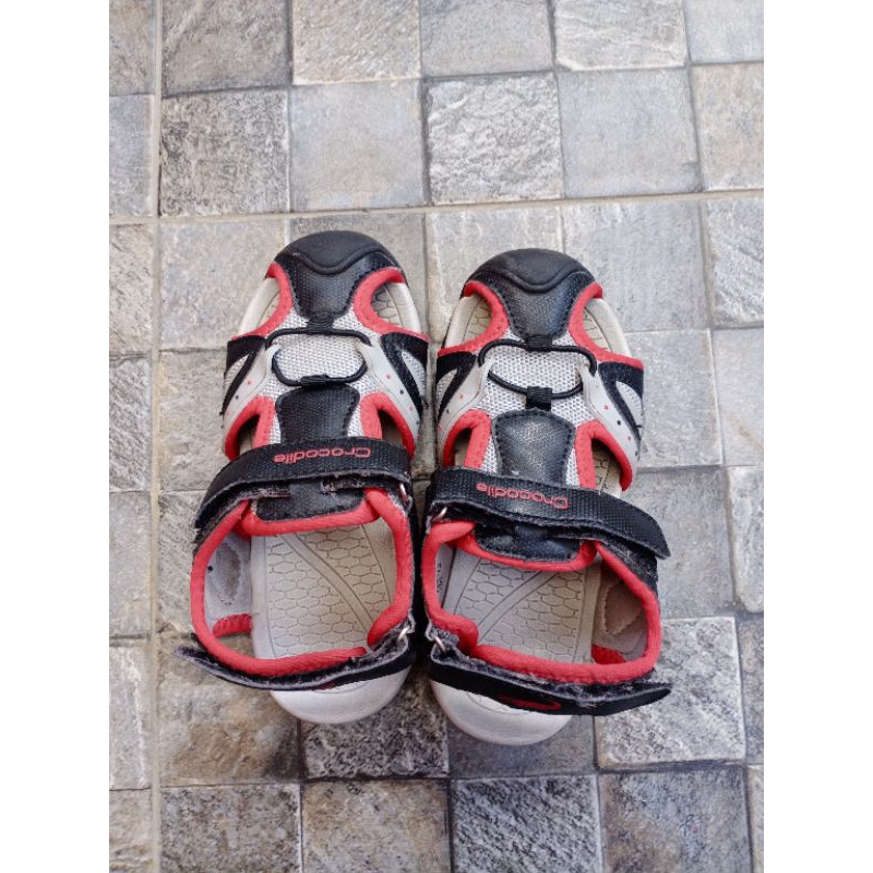 Sepatu Anak Laki-Laki CROCODILE. (Preloved)