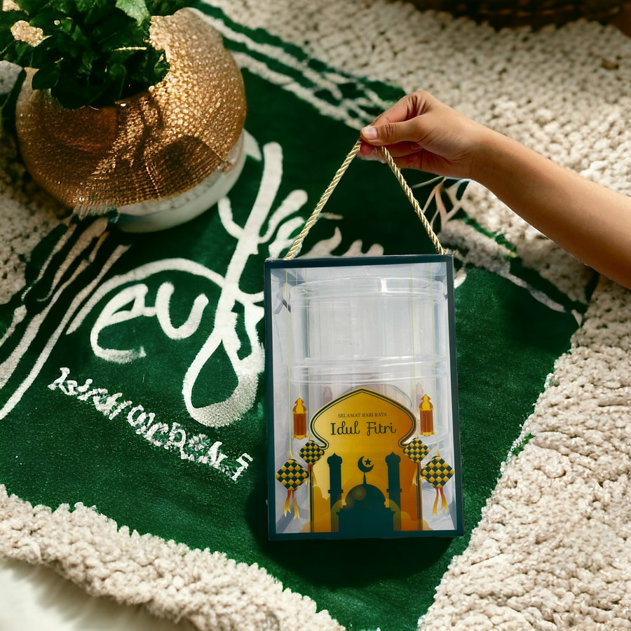 

( 2 Pcs )Kotak Mika Lebaran Hari Raya Idul Fitri Tas Tenteng Transparan Motif Eid Mubarok Ukuran 15x15x22 Cm