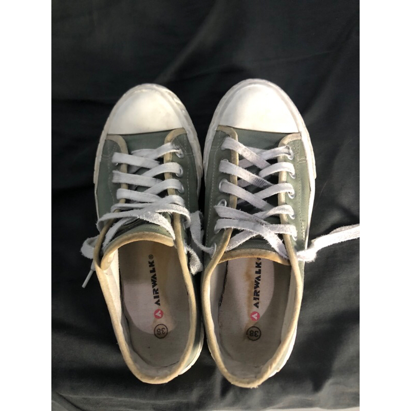 Preloved Sepatu Airwalk