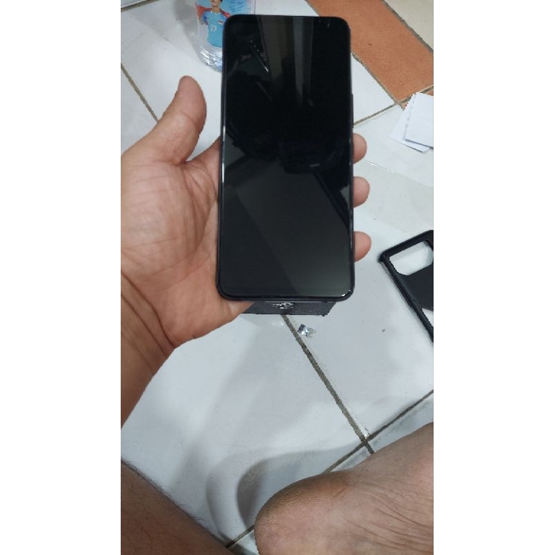 Asus rog 7 ram 8 internal 256 kondisi masih bagus TERAWAT bekas case aja normal gak pernah di bongka