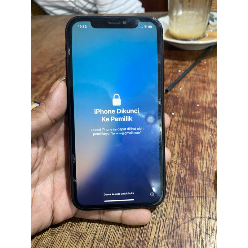 iphone xr lock icloud