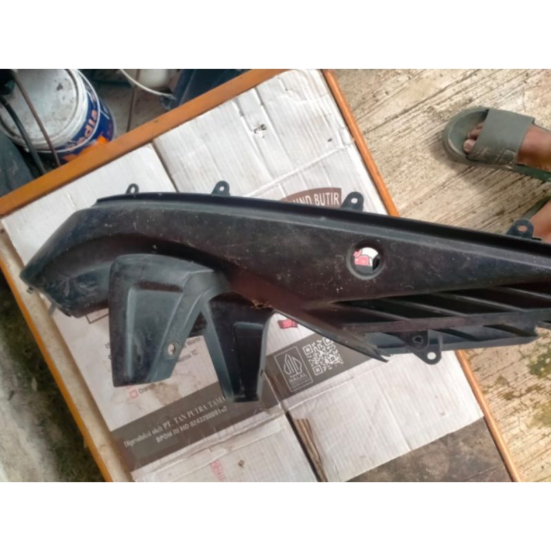 cover sambung body belakang untuk motor Honda Vario 110 karbu ori copotan original tinggal pasang aj