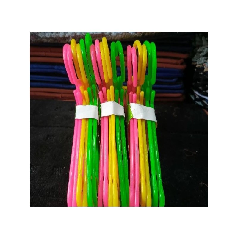 Gantungan Baju Plastik Warna / Hanger Plastik / hanger Jemuran