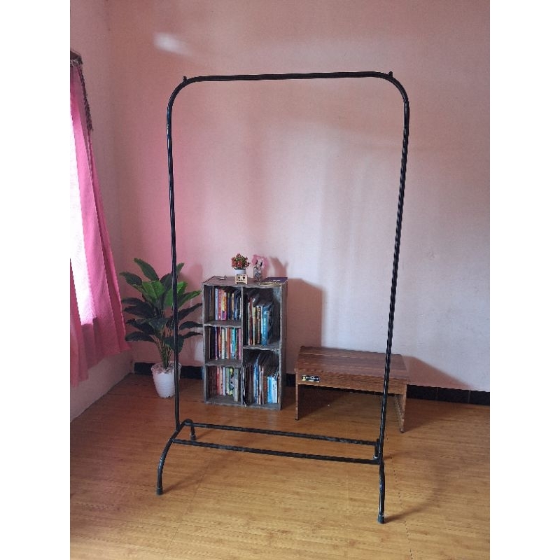 GANTUNGAN BAJU | GANTUNGAN DISPLAY BAJU | GAWANG BAJU - PRELOVED