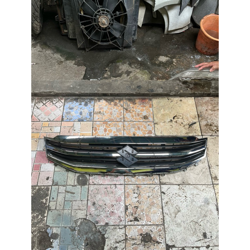 GRILL ERTIGA 2016 original