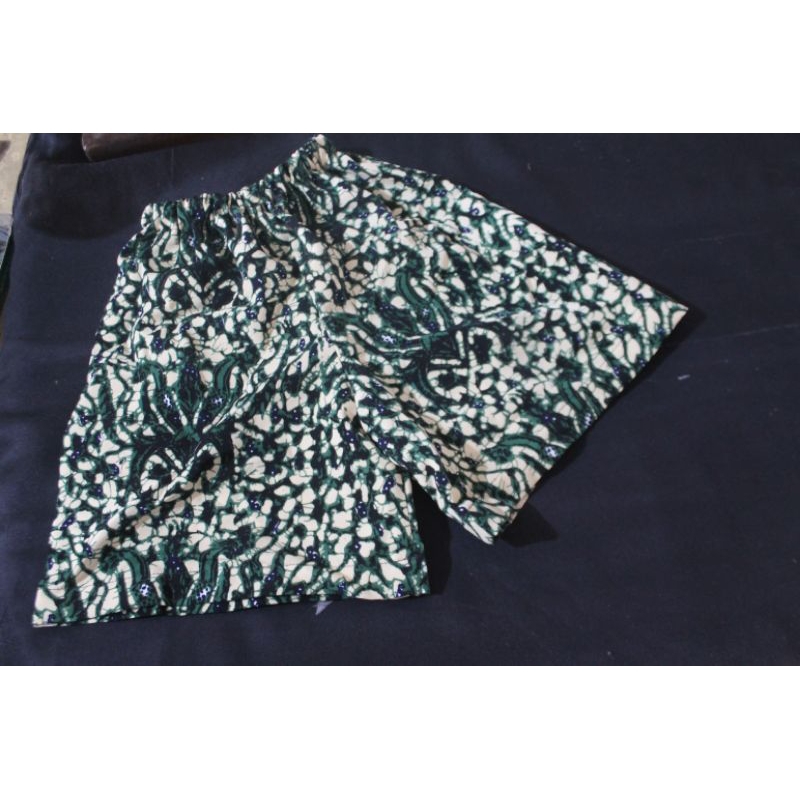 Celana Pendek Batik Sutra Anak SD WiGuno Batik Tren Tradisional Pakaian - Kota Malang - Fashion