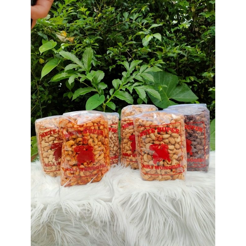 

KACANG METE MATANG ALL VARIAN RASA KEMASAN 1 KG ASLI WONOGIRI
