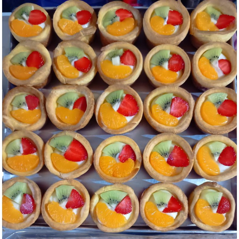 

Soes Buah dengan Fla Diplomat Cream