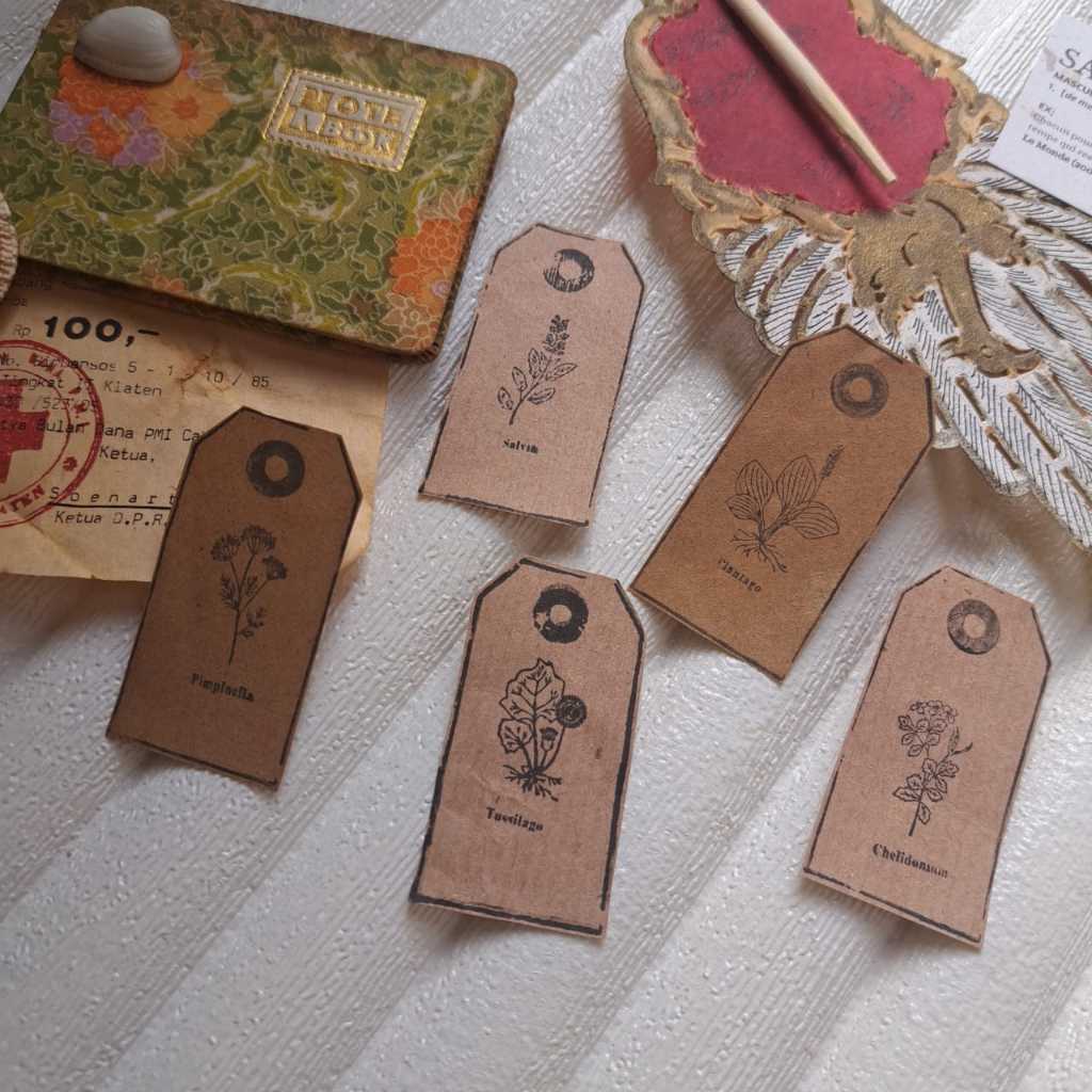 

Vintage Tags & Labels | Dekorasi Jurnal, Label Jadul