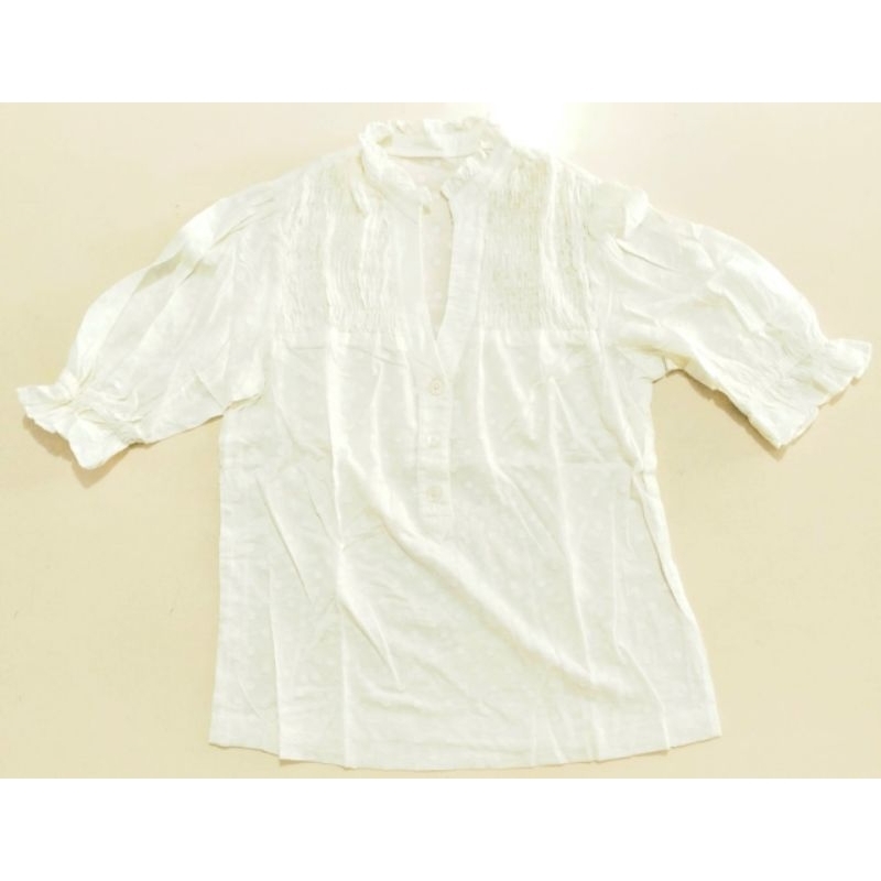 Atasan wanita katun putih tulang motif polkadot tnpa inner preloved