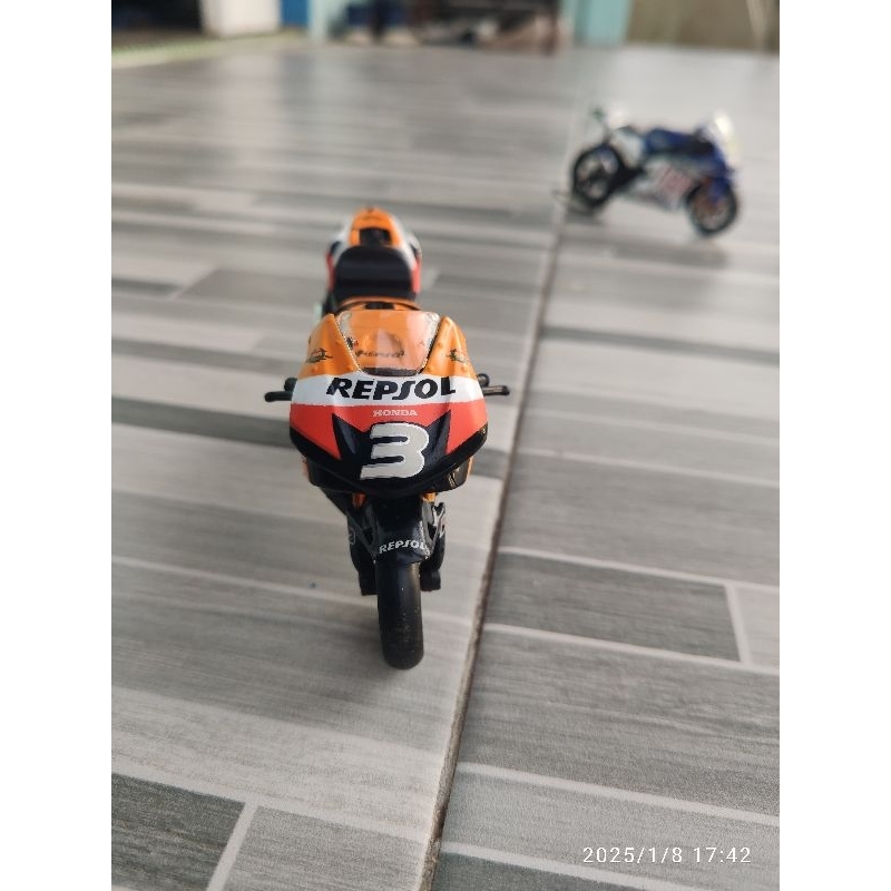 miniatur MotoGP Honda Dani Pedrosa 2009