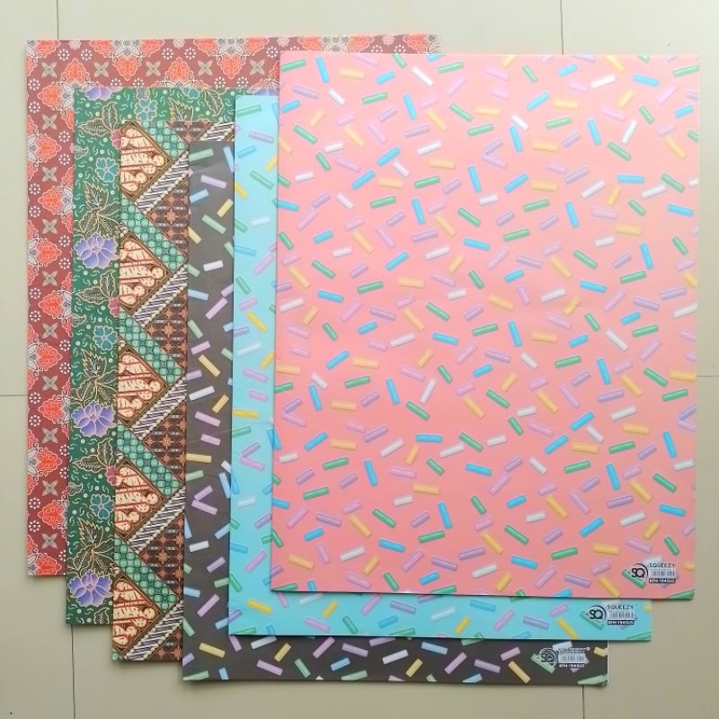 

Kertas Kado Pembungkus Kado Jumbo Squeezy Motif ( Pak 50 Lbr ) [ Original ]