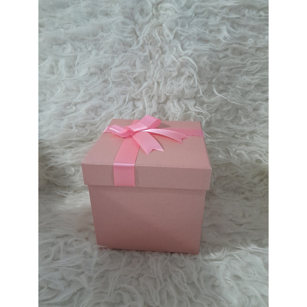 

Gift Box 12cm x 12cm x 12cm / Kotak kado / Box Kotak Hampers / Hardbox
