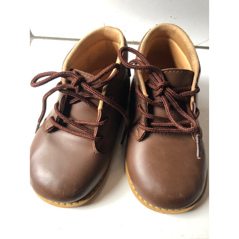 PRELOVED sepatu anak - QULA