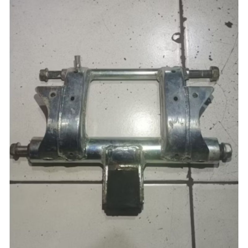 ayunan mounting Vario 125/150 LED old LED new barang seken ORI copotan
