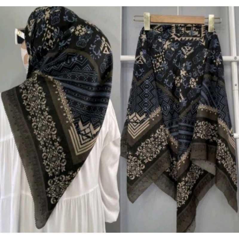 Hijab Segi Empat Motif Batik Model 03