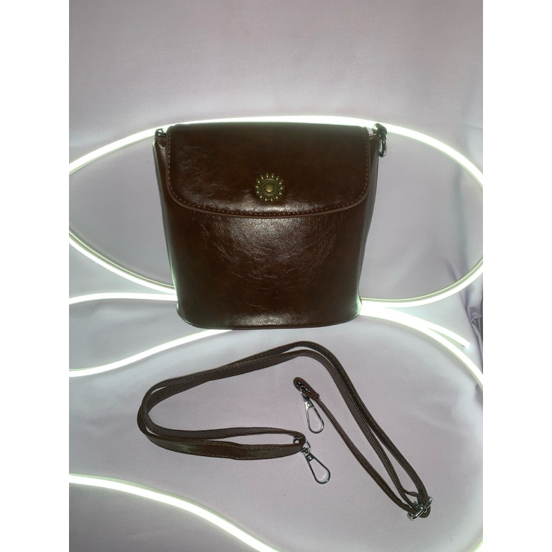 Tas Selempang Kulit Coklat