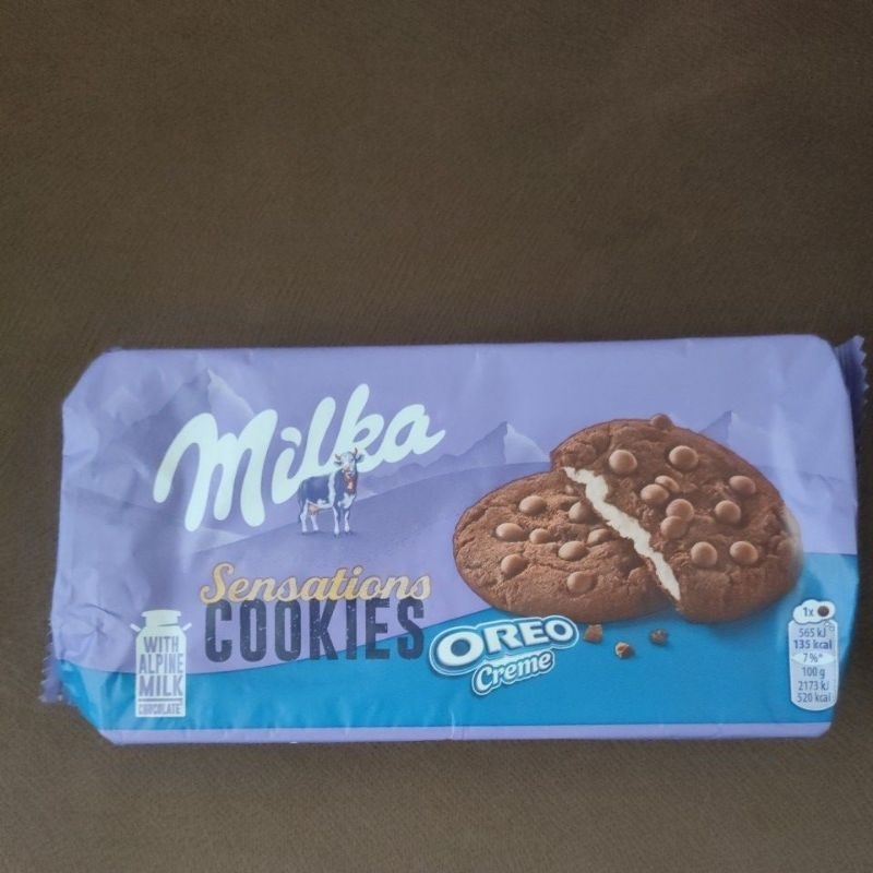 

Milka Sensations Cookies Alpine Milk Chocolate Oreo Crème