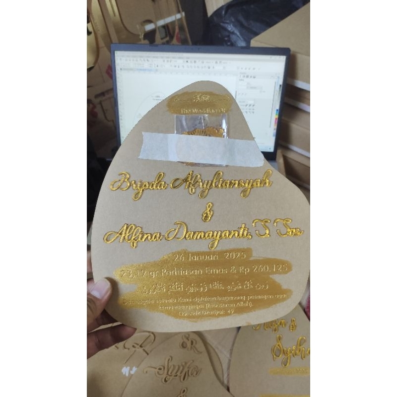 

Akrilik Brush Bentuk Telur 22x25cm (Tanpa Cat)