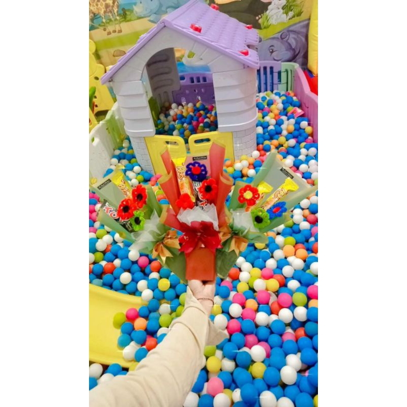 

Bucket Snack kecil sesuai saku anak2 sekolah untuk hadiah/Ultah/Wisuda