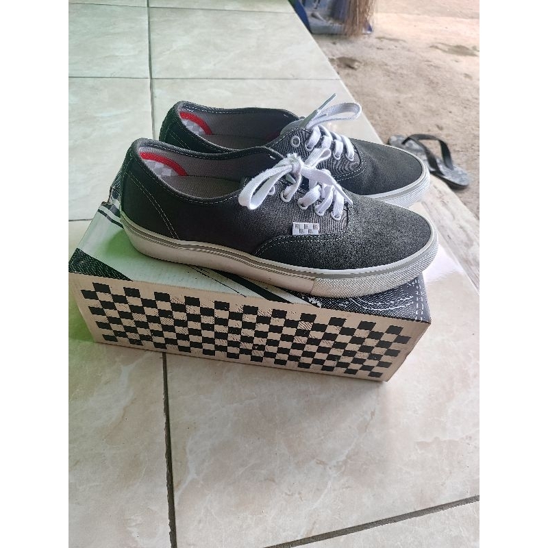 Vans authentic pro skate